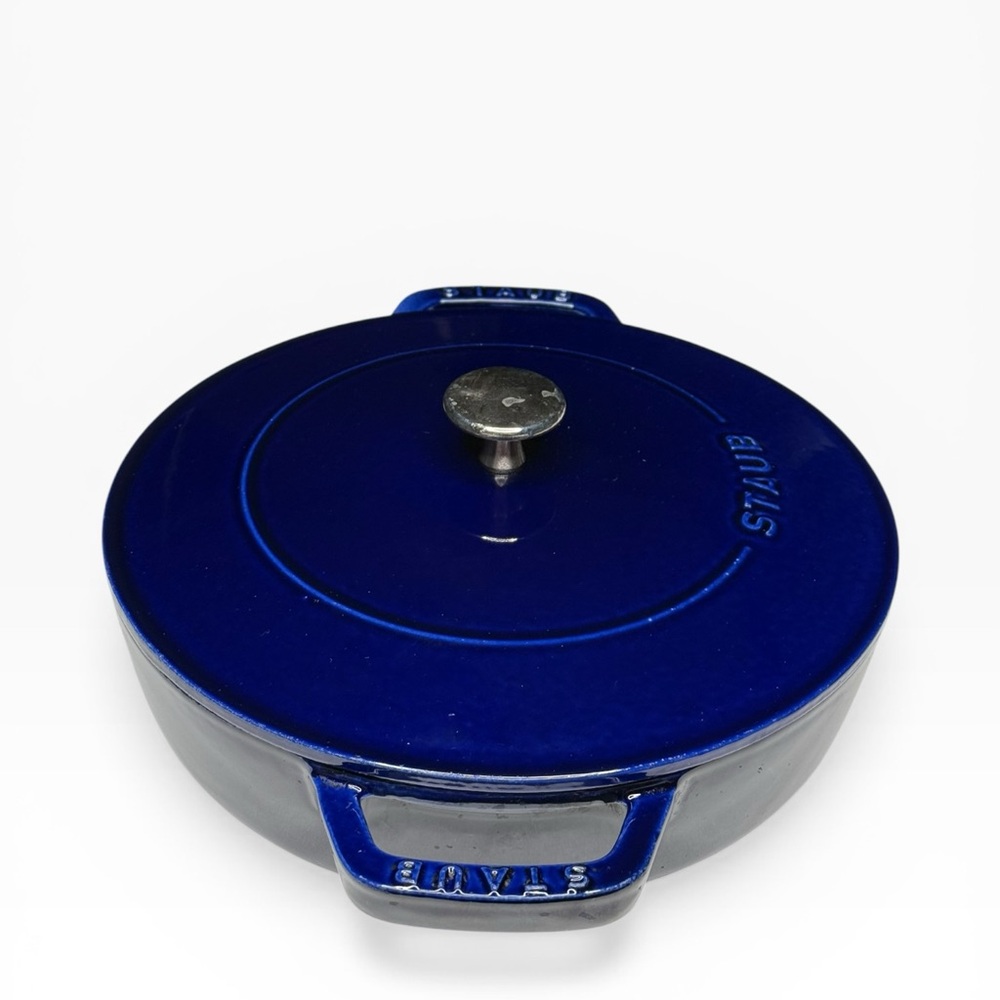 Staub 𖦹 Enameled Cast Iron Braiser with Enamel Lid 𖦹 Glossy Sapphire 𖦹 2L 3.5Q 𖦹 - Picture 5 of 16